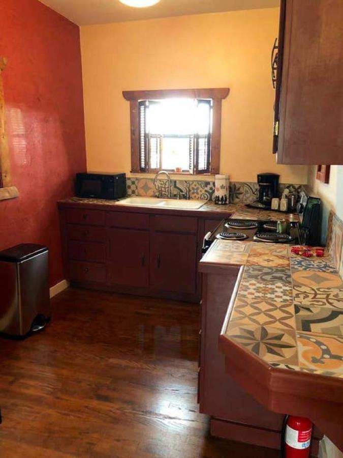 El Viejo Adobe - Across From Sul Ross Campus Bed and Breakfast Alpine Εξωτερικό φωτογραφία